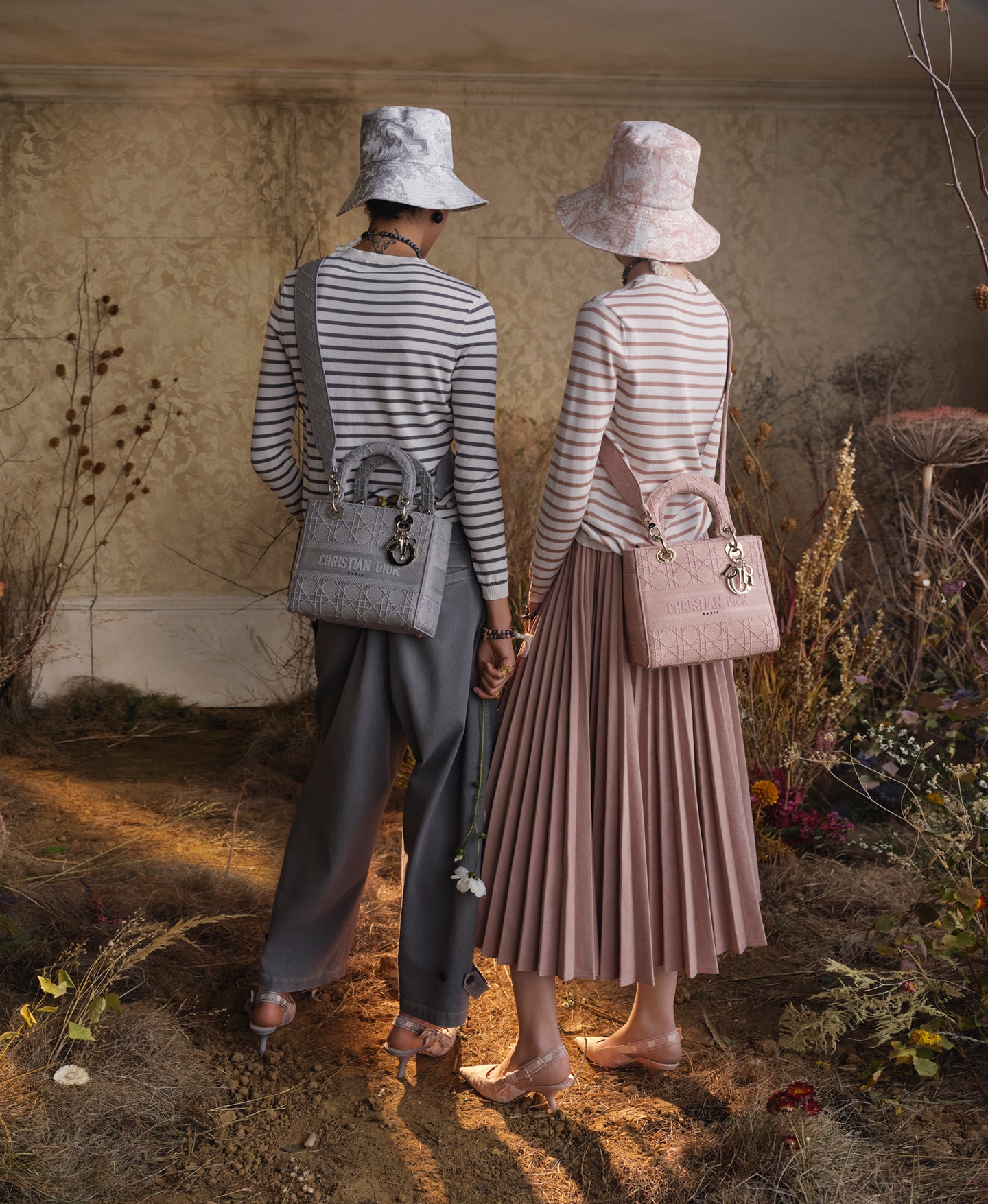 ladydior四格戴妃包早春新品,dior戴妃丝绸水钻包搭配