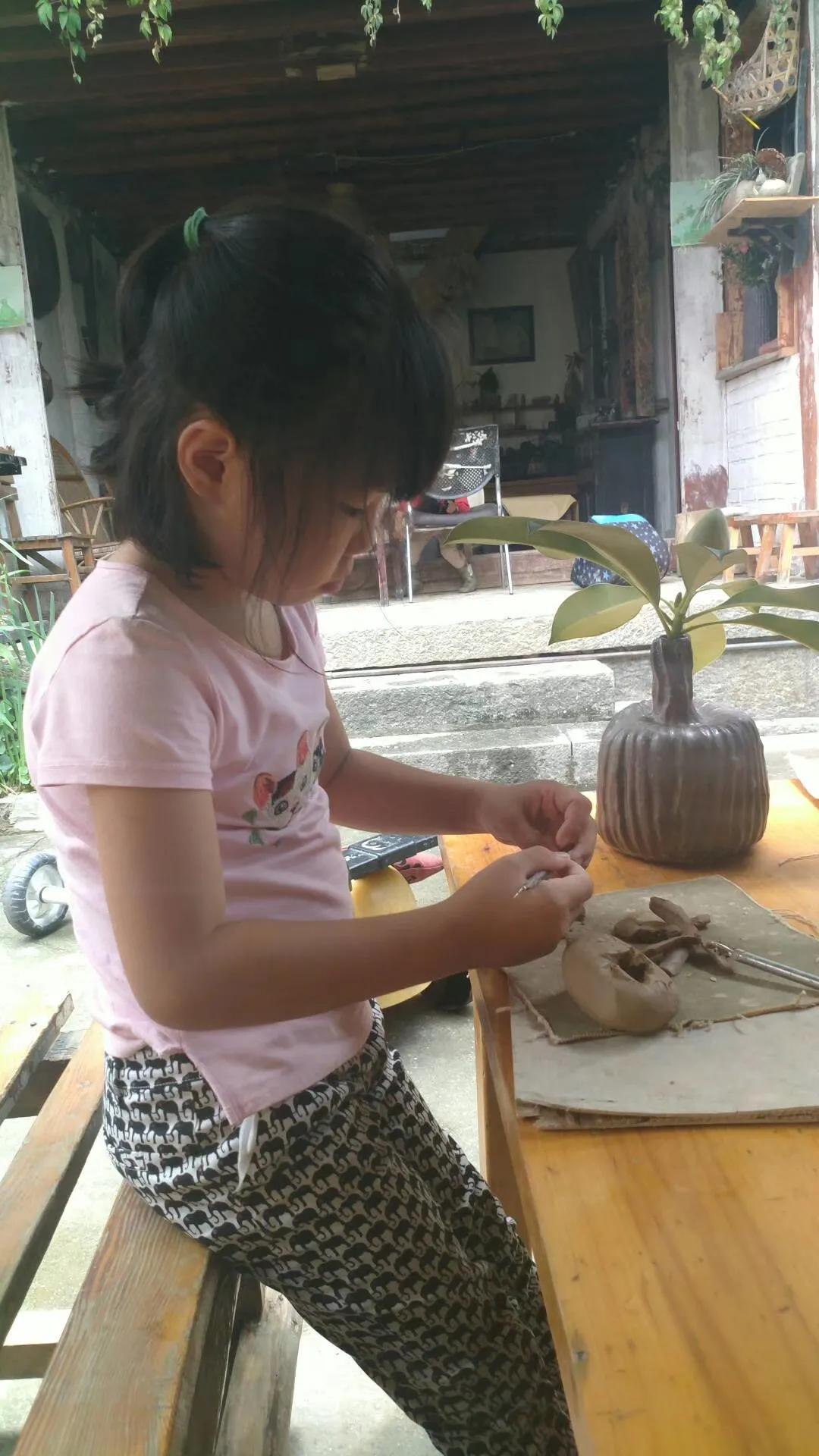 一家三口的田园生活,一家三口在大理的田园边租房15年