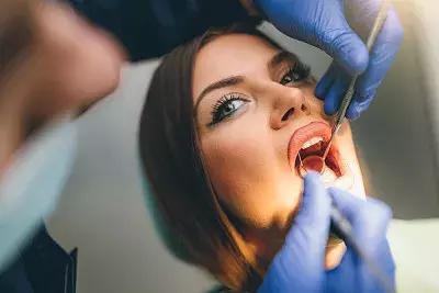 智齿冠周炎张口受限伴吞咽疼痛,智齿冠周炎一般疼痛多久