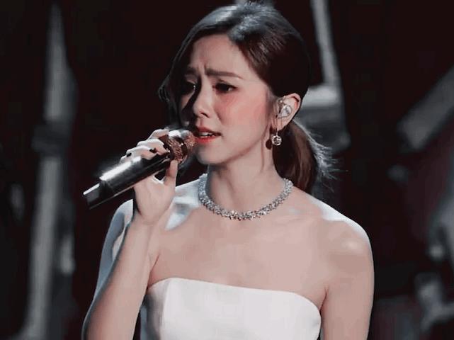 邓紫棋个人情史,邓紫棋经历了什么才坚强