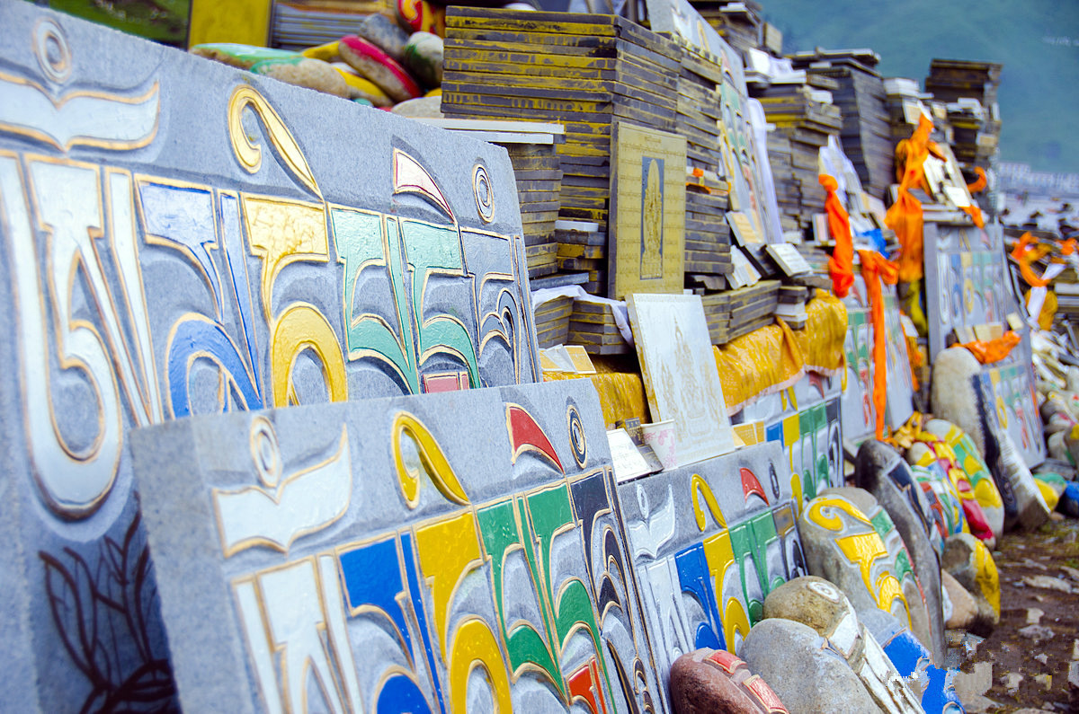 西藏玛尼堆的传说,西藏路上的玛尼堆