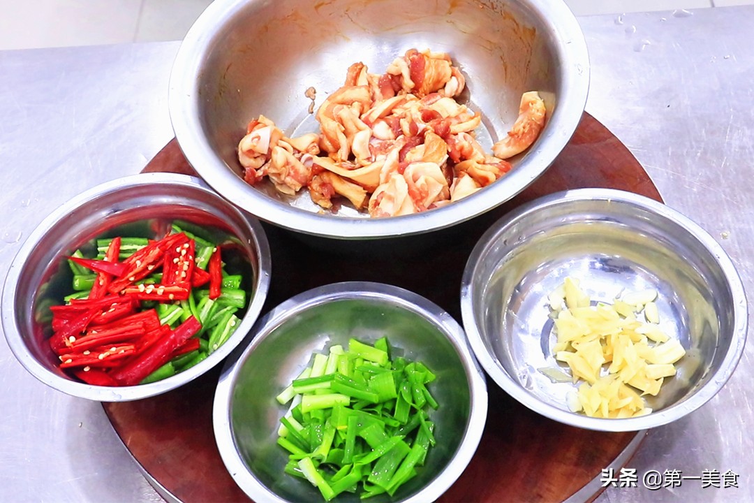 炒猪肉时最忌直接下锅,家常炒猪肉怎么炒才软烂