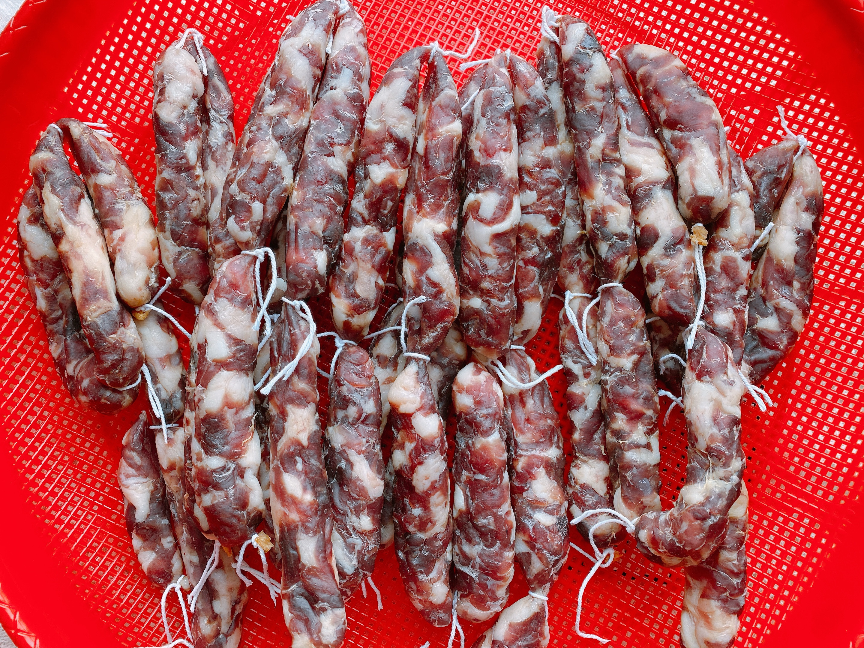 灌香肠放调料顺序,灌香肠最忌四种调料花椒