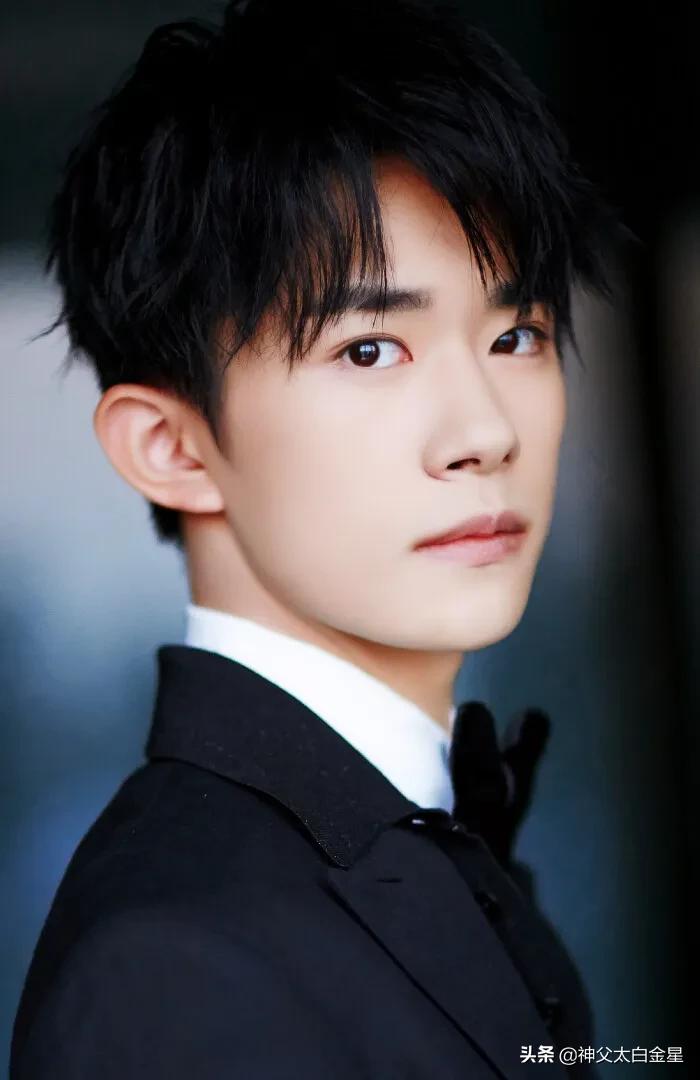 超帅易烊千玺卡点,易烊千玺好帅的梗