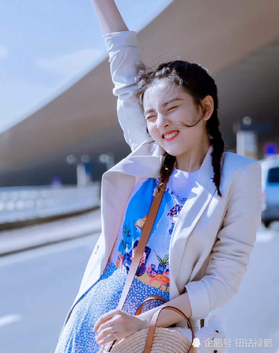 宋祖儿的神级颜值鼻子,杨幂和宋祖儿哪个好看