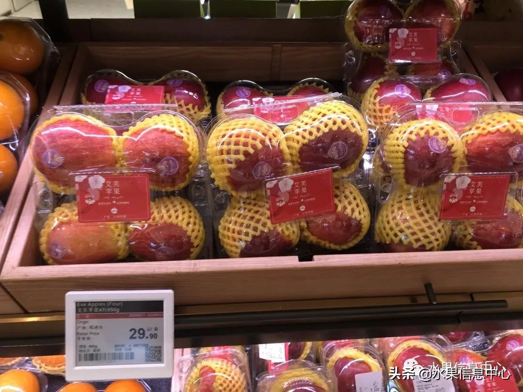 中秋节前，走访两家水果零售店，水果标准化在这里体现的淋漓尽致