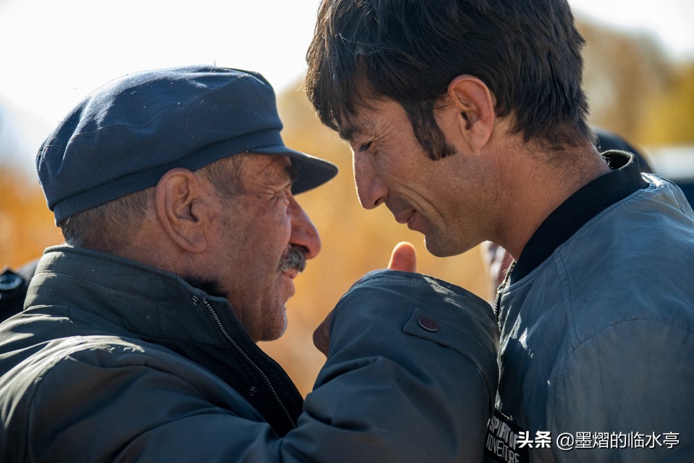 塔吉克斯坦有亲吻礼吗,塔吉克族亲吻真实感受