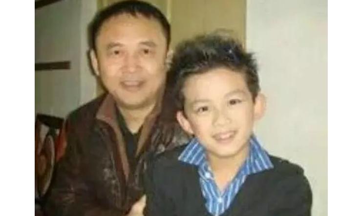 吴磊成功史：5岁拍了50部广告，6岁成名，21岁上春晚，父母不一般