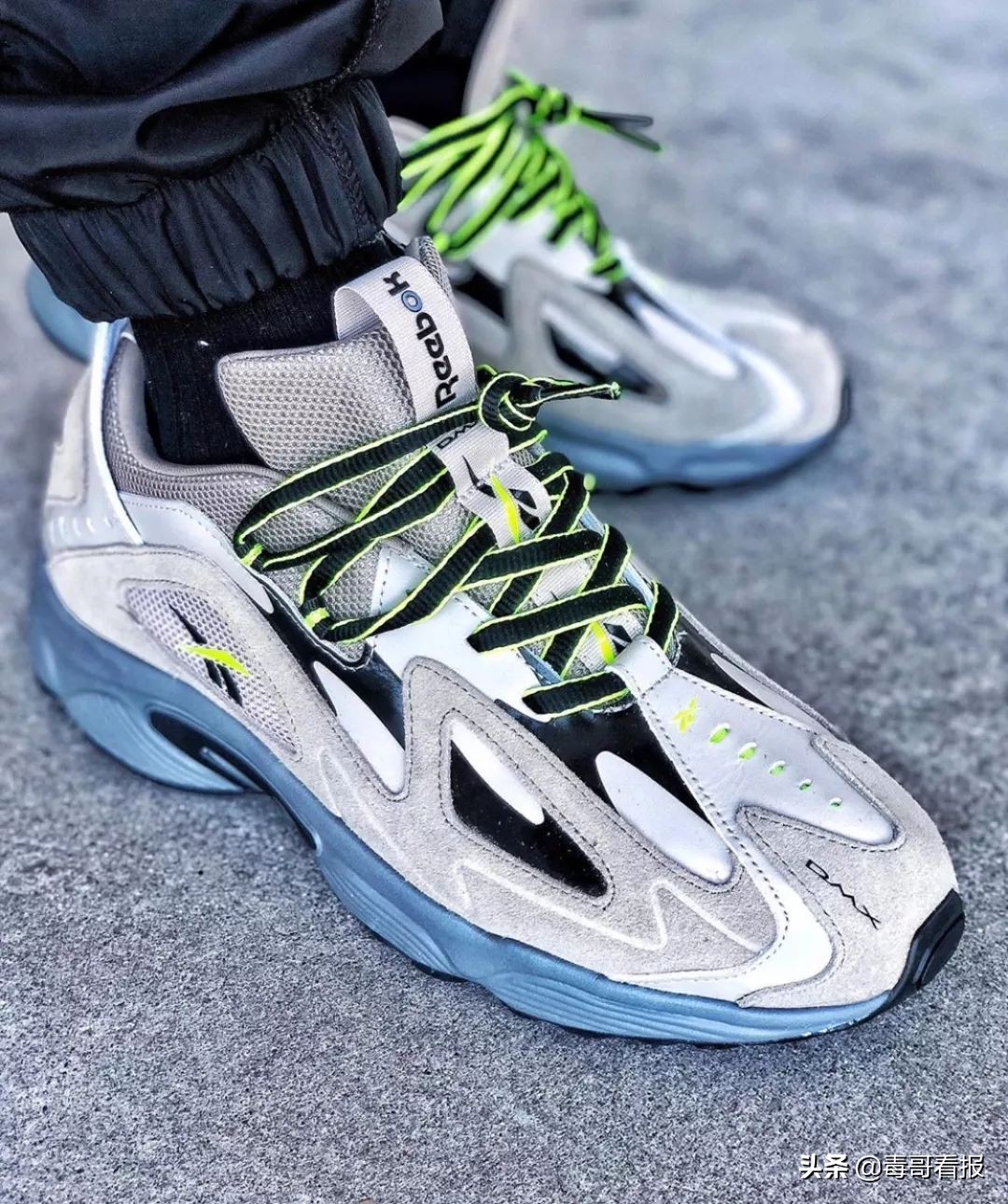 reebok什么意思啊,为什么reebok两个标志