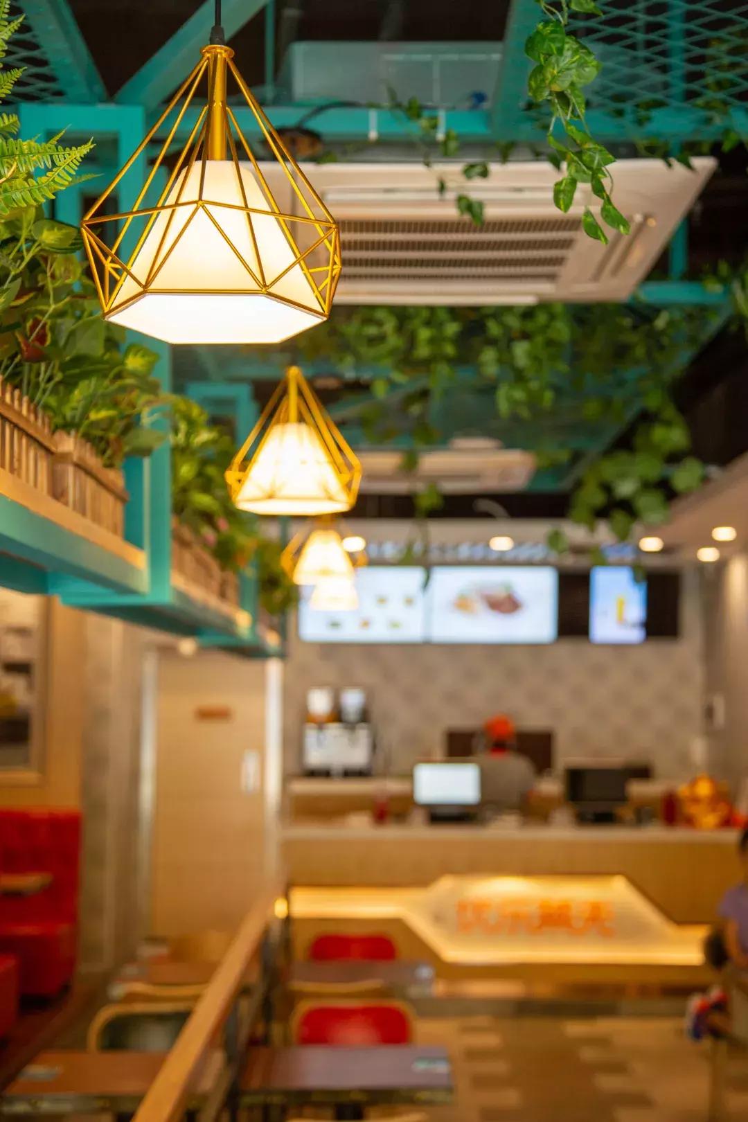 人气产品买一送一！披萨半价！现在来还能吃4顿霸王餐！