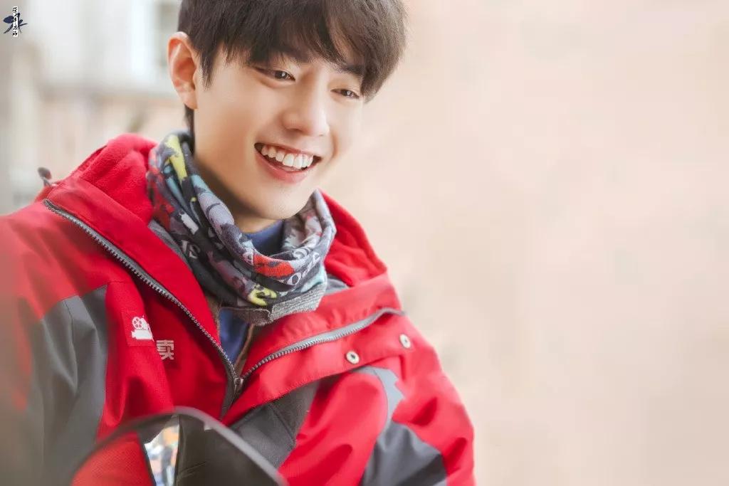 肖战一句话惹哭1000000网友：“人间疾苦，但请你足够相信”