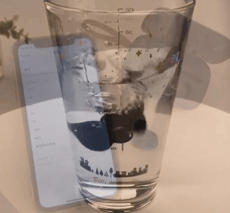 别再吹Airpods无敌，小米价耳机才真猛，显示电量还能照明