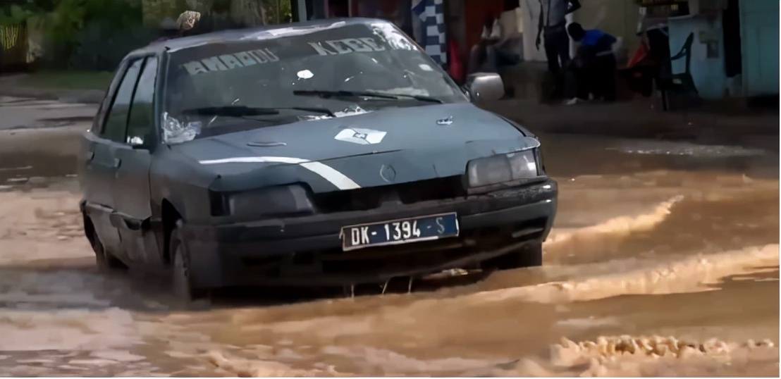 非洲人的捕鱼绝技，一天能捕7吨鱼，出海全凭肉眼找鱼