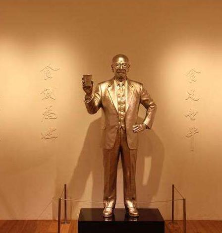 22岁远渡日本，历经3次破产，48岁发明出方便面，今公司市值百亿