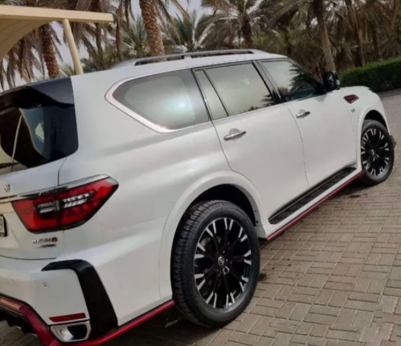 2023款途乐nismo实拍,新款nismo途乐街拍