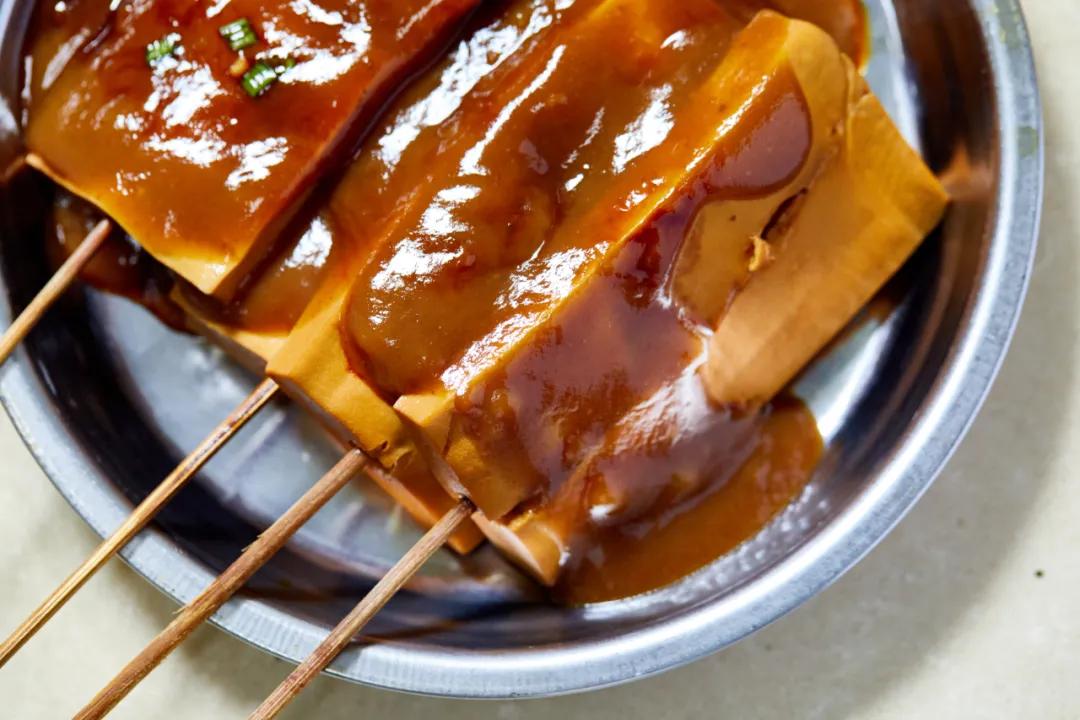 一到10月挤破头，这小镇也太好吃了吧