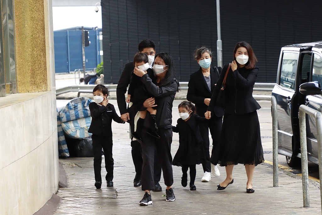 霍启刚郭晶晶罕见公开合照图文,霍启刚奶奶去医院探望郭晶晶视频