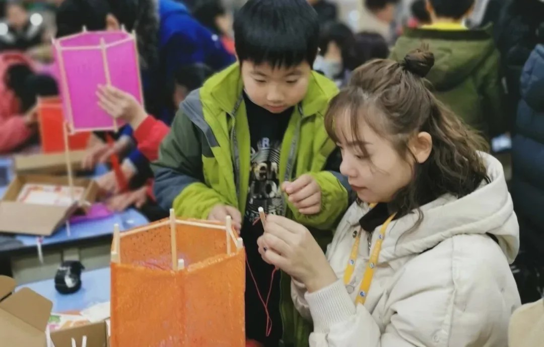 小学招生2000人,美视国际学校收费