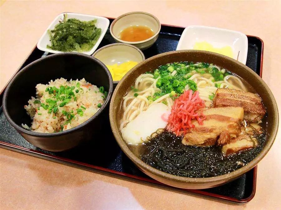 出走冲绳|有一种海水的蓝，叫做果冻蓝