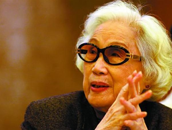 1988年，人大会议上*小平邓**正要抽烟，收到陌生纸条：请你不要吸烟