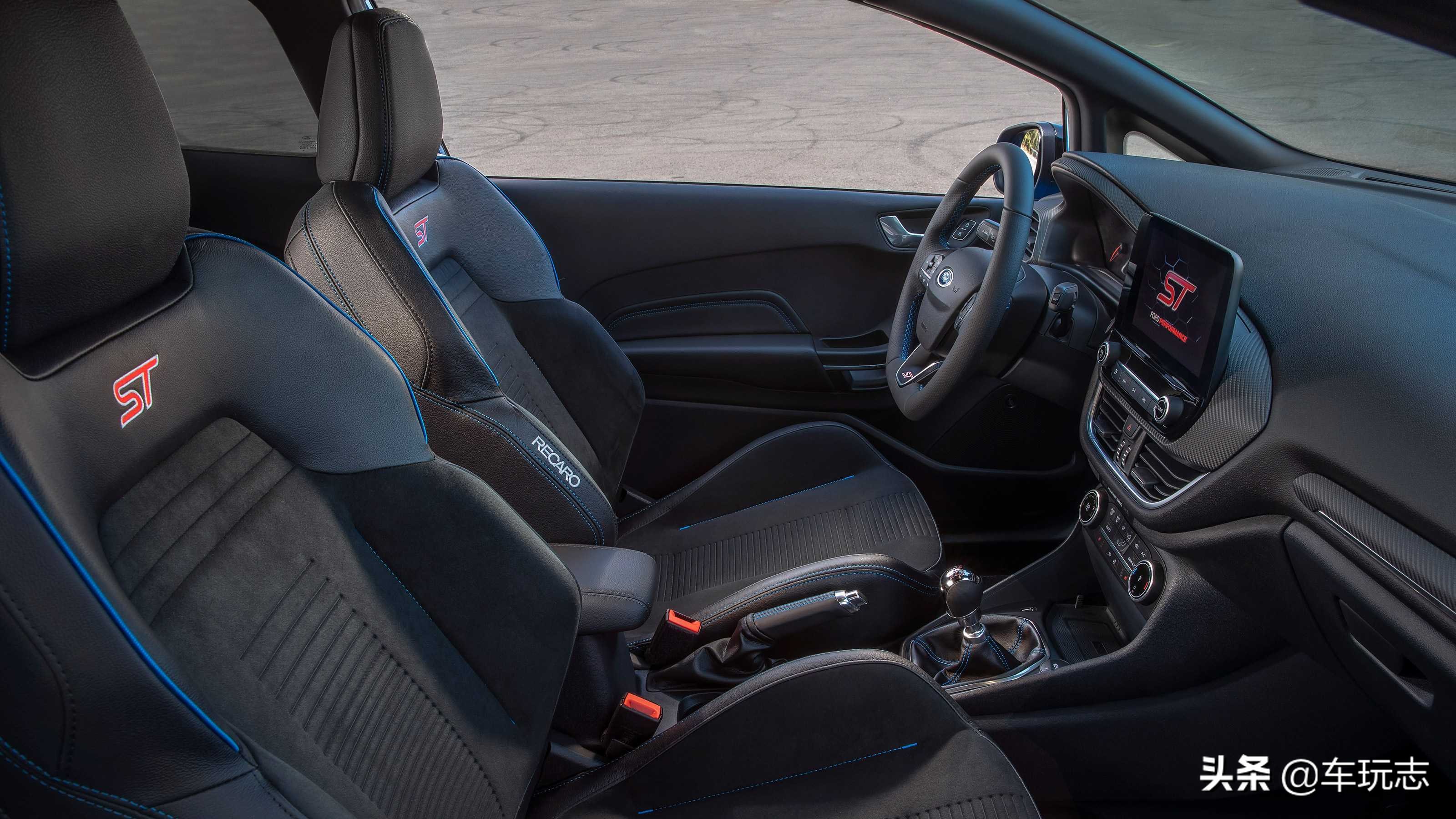 福特性能车小钢炮嘉年华st,嘉年华st1.5t和福克斯同款吗