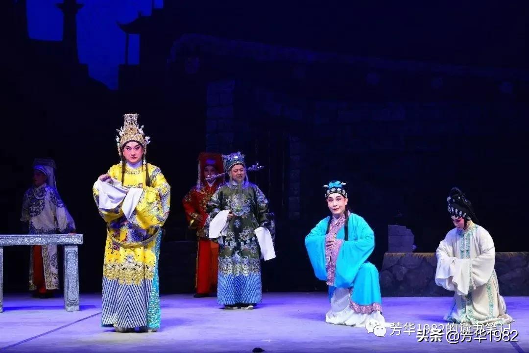 弹破庄周梦两翅驾东风,弹破庄周梦两翅驾东风三百座名园