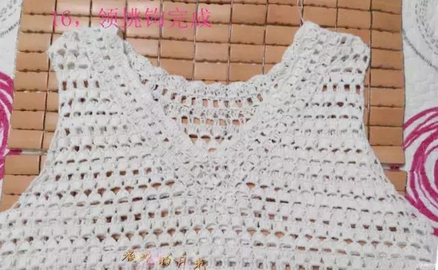 郁金香钩针连衣裙图案图解,钩针编织女士连衣裙视频图解过程