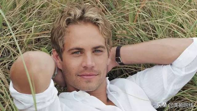 第一次被男生搂肩,第一次被男生拉手搂腰什么感觉