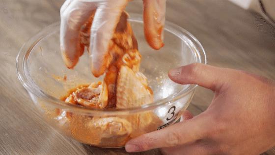 奥尔良烤翅孔做法,奥尔良烤鸡腿厨师教学