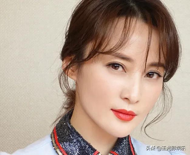 重庆十二位女明星名单,最火的12位重庆女明星