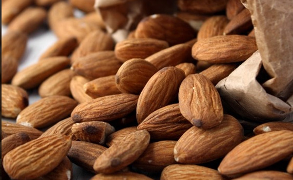 杏仁七白饮的功效和作用主治,新疆的香杏仁有什么功效和作用