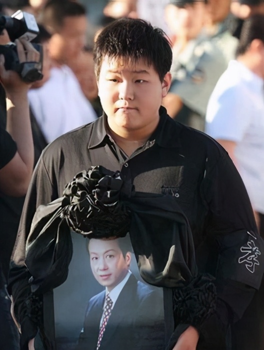 罗京去世12年母亲不知死讯,罗京去世前影像