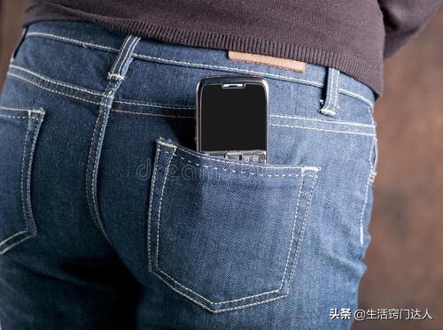 手机镜头朝上还是朝下放置,手机放在口袋充电口朝上还是朝下