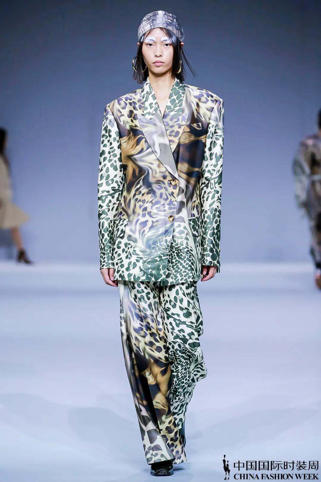 小众设计师秀场,时尚秀场精致的设计