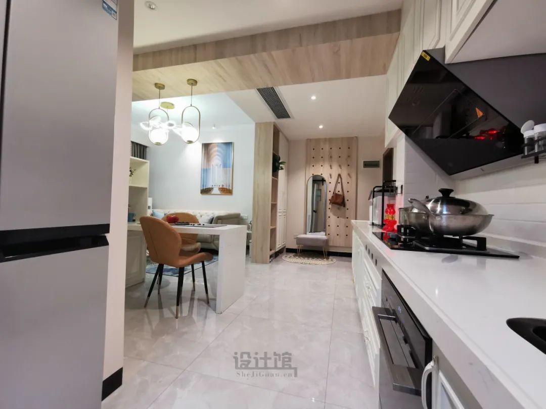 小户型客厅如何布局显宽敞,小户型客厅怎么装修比较显大