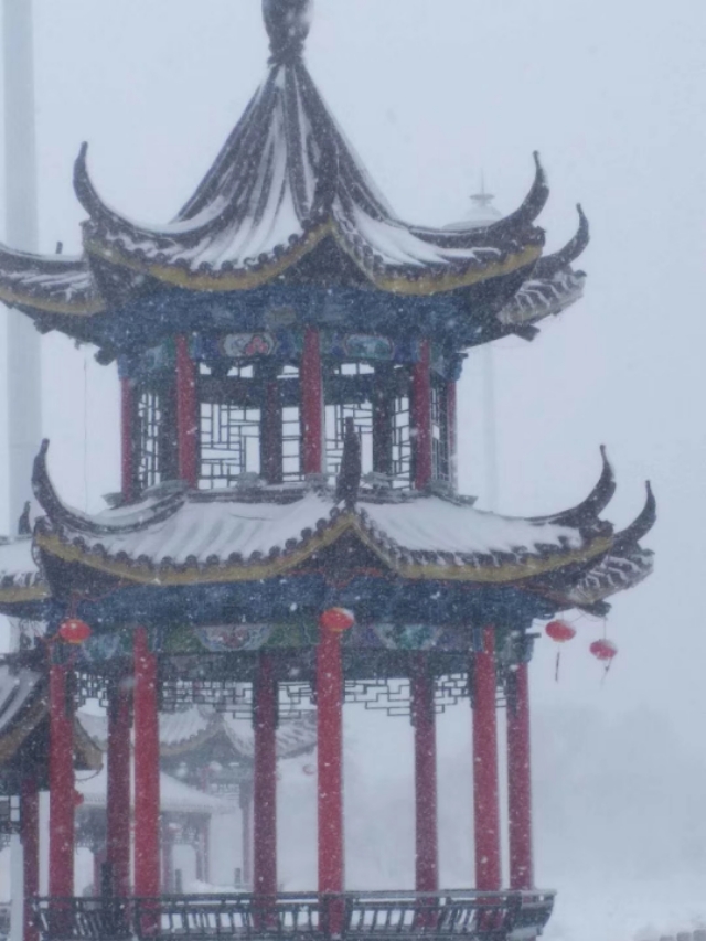 天山雪的现代诗歌,北国雪诗歌原文