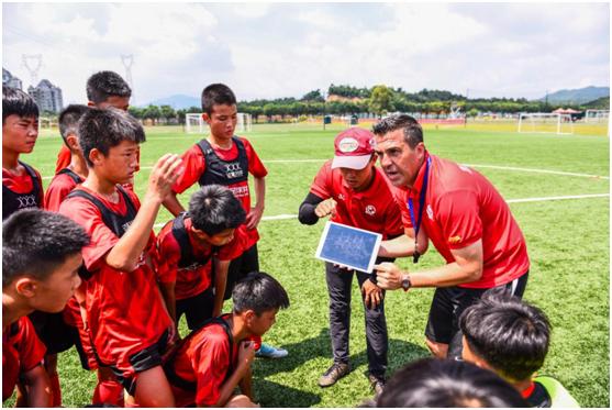 恒大足校青训,恒大足校全精英办学模式