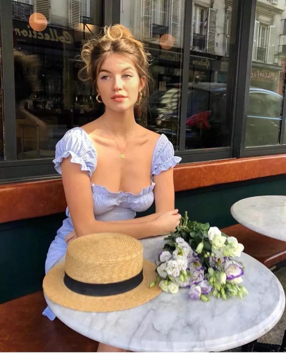 看一下明星的穿衣搭配,一起来看看明星的时尚搭配