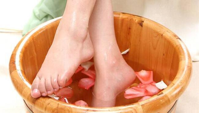 年纪大手脚冰凉怎么调理,手脚冰凉怎么办青少年