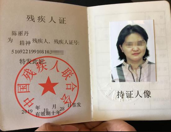 22岁空姐坠楼奇迹生还,28岁空姐坠楼事件