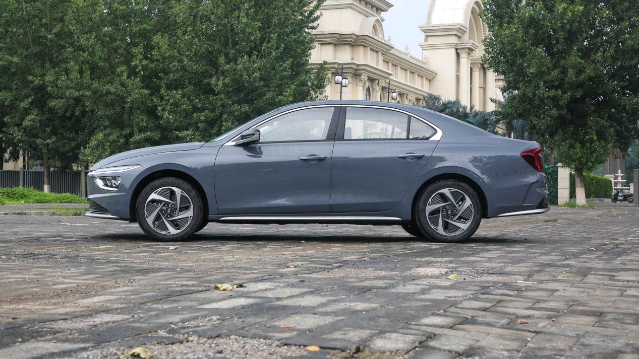 纯电车轿车推荐,最新北京现代名图试驾