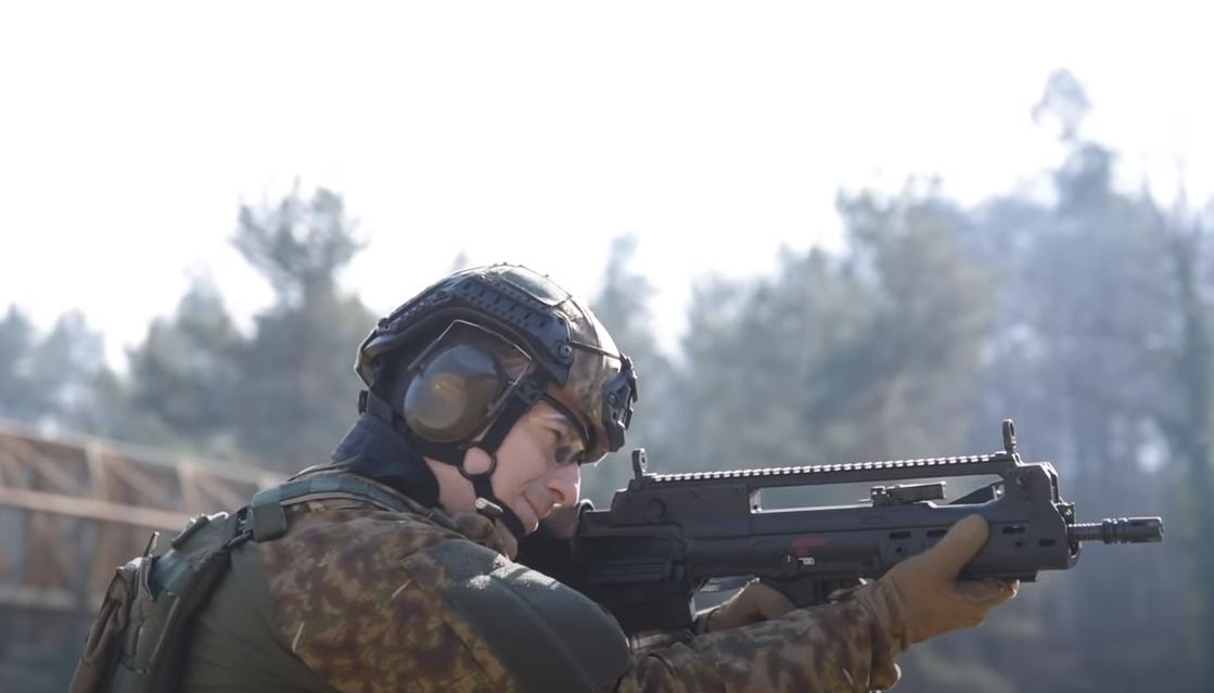 克罗地亚vhs2轻武器,法玛斯vhs2魔改