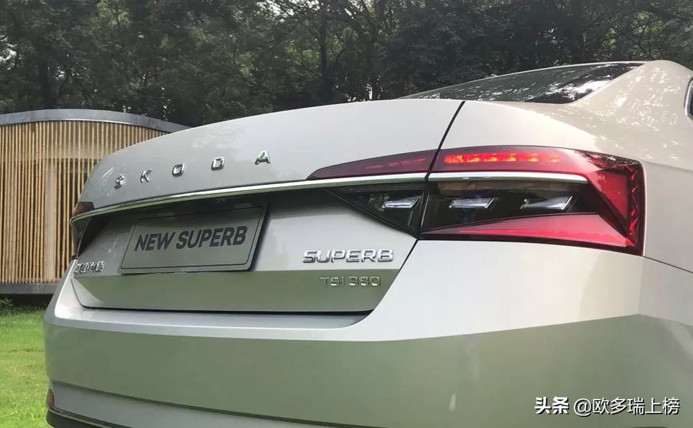 斯柯达新速派雨伞,斯柯达速派带雨伞槽