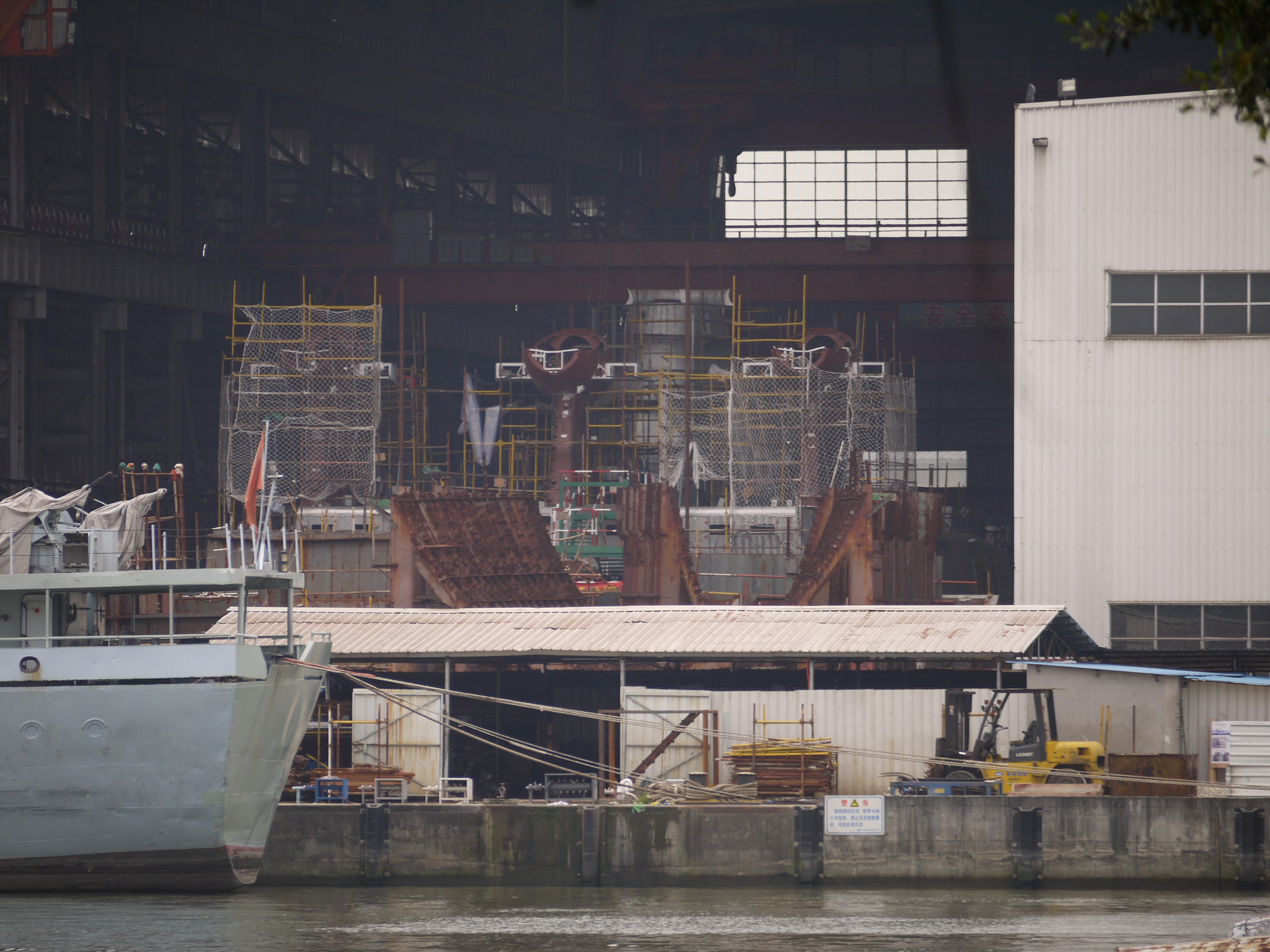 希腊也买过野牛气垫艇，每艘比我们便宜三千万，中国海军被坑了吗