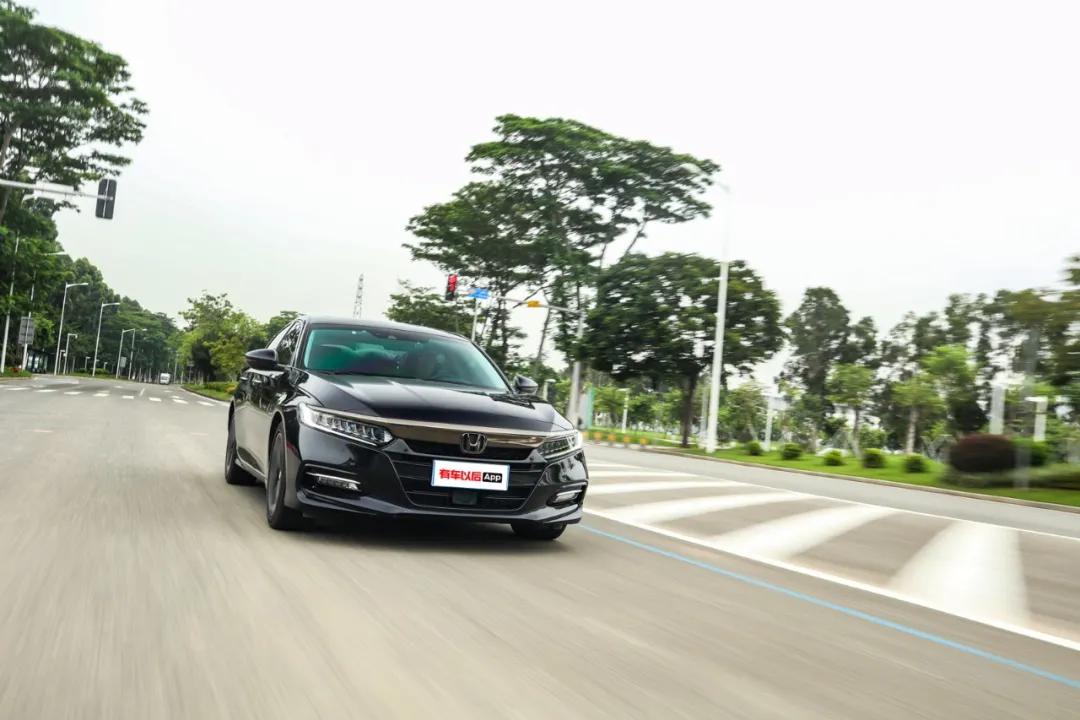 车长超4米9，3毛一公里香到爆，最火合资B级车出新款，开过都说好