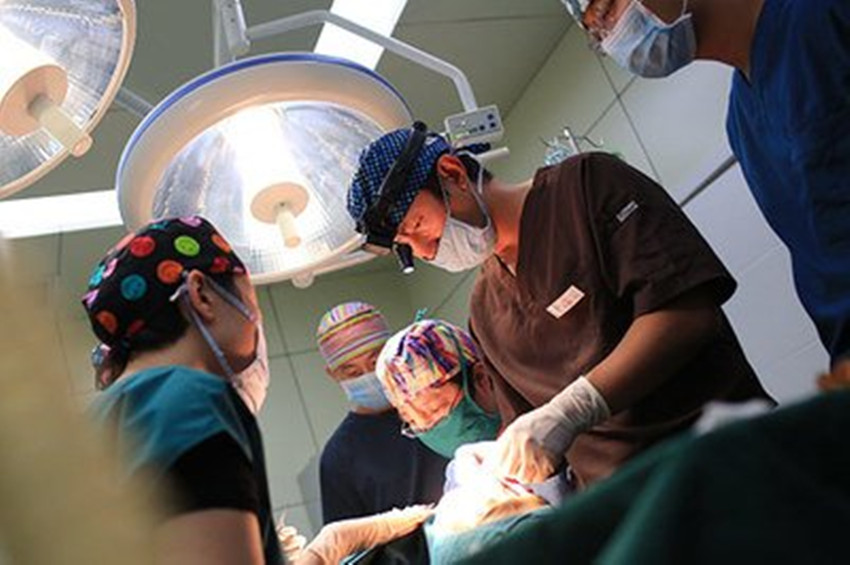 《医师法》：法律赋予医师这些救治权！再不怕患者家属胡搅蛮缠了