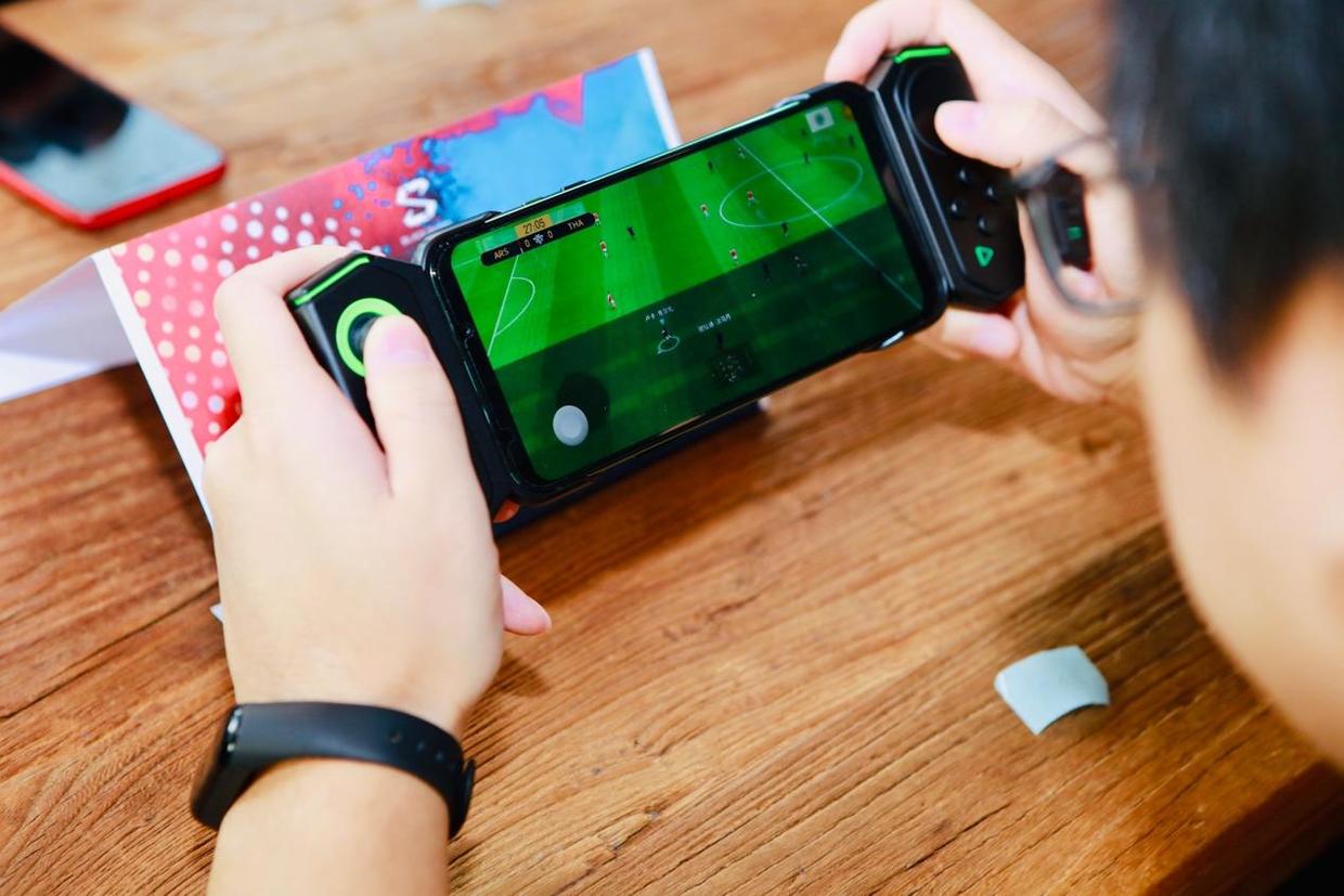 黑鲨如何玩实况,黑鲨玩游戏