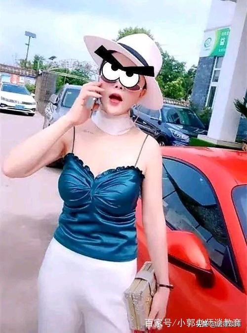 “保时捷女”黑料这么多，嚣张底气哪来的？