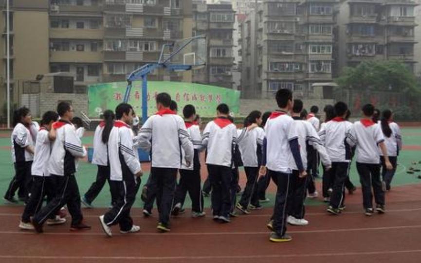 体育老师跑步有多快,体考1千米跑步的技巧