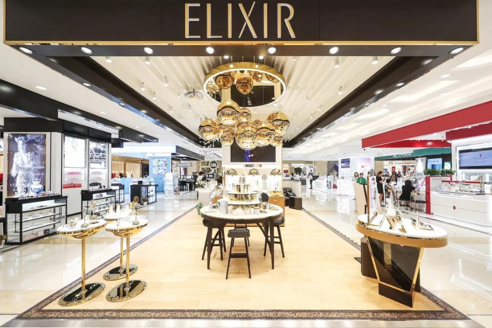 万茜代言怡丽丝尔现场,万茜怡丽丝尔片场视频